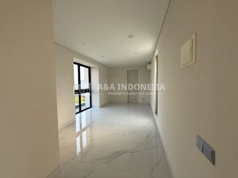 Rumah Baru Model American Modern Citraland Surabaya Barat - Thumbnail 8