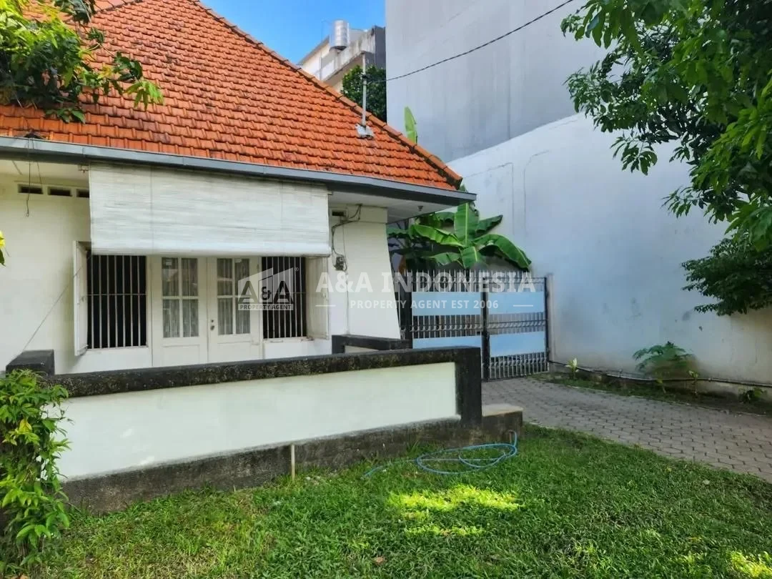 Dijual Rumah Ciliwung Lokasi Strategis Dekat Jalan Raya Darmo Surabaya Pusat - Image 1