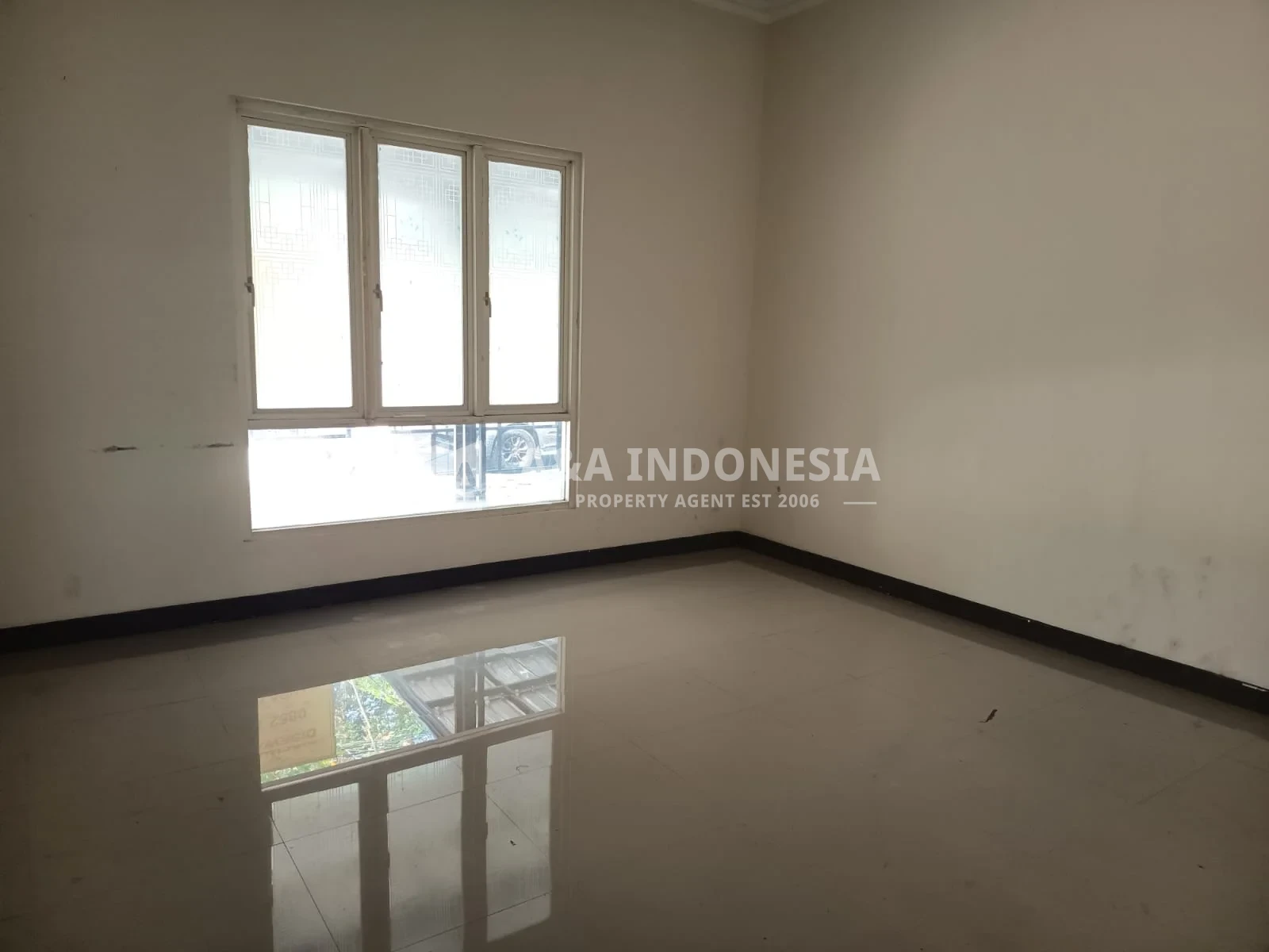 Disewakan Rumah Mewah 1 Lantai Manyar Tirtoyoso Lokasi Strategis Surabaya Timur - Thumbnail 3