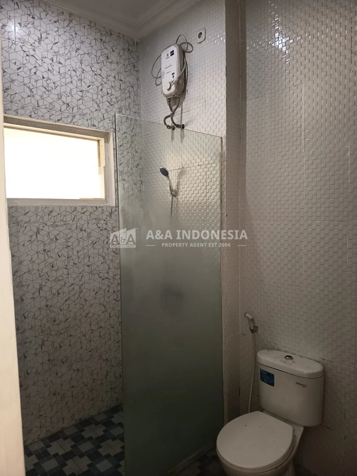 Disewakan Rumah Mewah 1 Lantai Manyar Tirtoyoso Lokasi Strategis Surabaya Timur - Thumbnail 5