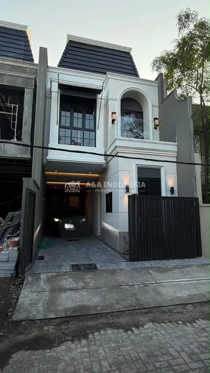 Rumah baru Manyar Indah, Surabaya Timur - Image 1
