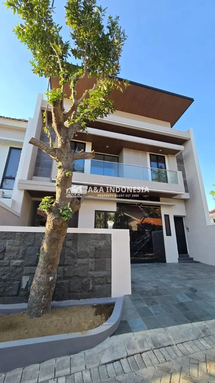 Dijual Rumah 2 Lantai Lokasi Premium International Village Citraland Surabaya Barat - Image 1