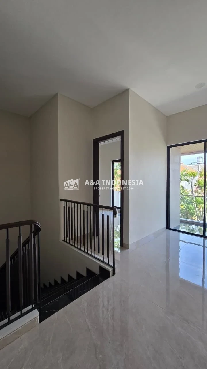 Dijual Rumah 2 Lantai Lokasi Premium International Village Citraland Surabaya Barat - Thumbnail 2