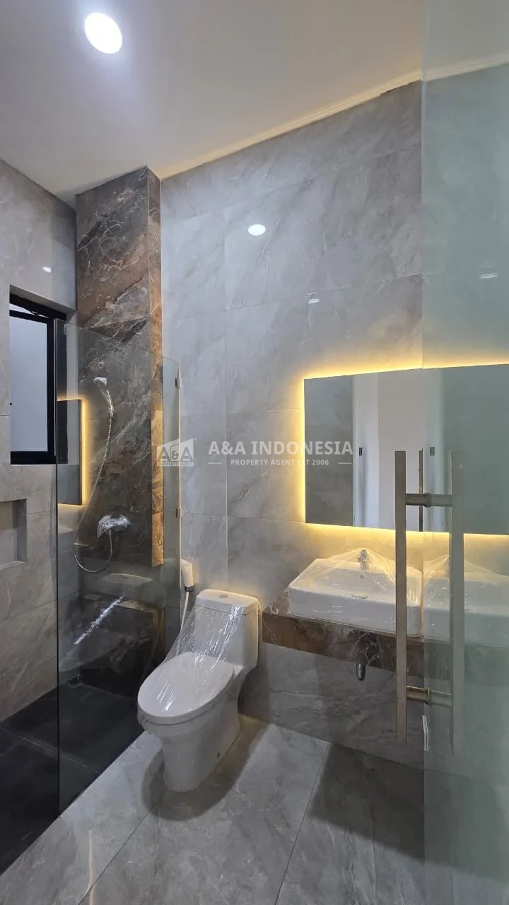 Dijual Rumah 2 Lantai Lokasi Premium International Village Citraland Surabaya Barat - Thumbnail 4
