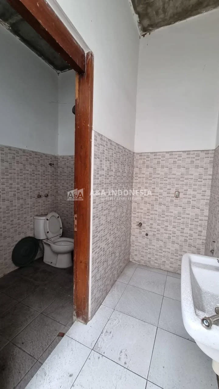 Disewakan Rumah Usaha Raya Jemursari Lokasi Super Komersiil Surabaya Selatan Ciamik - Thumbnail 7