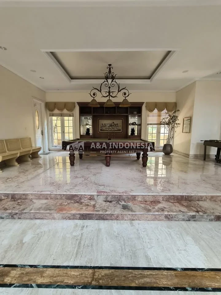 Jual Rumah Mewah Classic View Golf dan Ada Swimming Pool Lokasi Premium di Citraland Utama Surabaya - Thumbnail 5