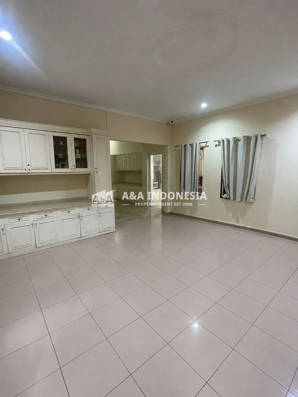Dijual Rumah Lokasi Strategis Bagus Mewah Siap Huni Jalan Musi Surabaya Barat - Thumbnail 2