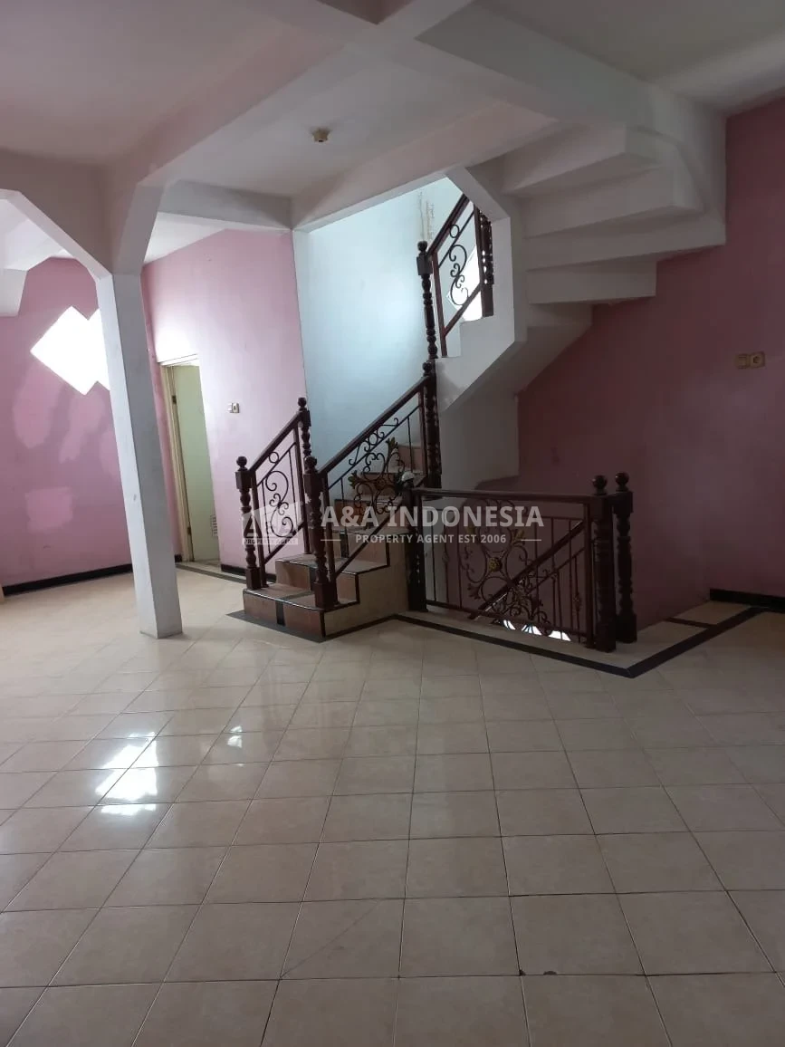 Disewakan Rumah Di Jalan Raya Jambangan, Surabaya Selatan - Image 1