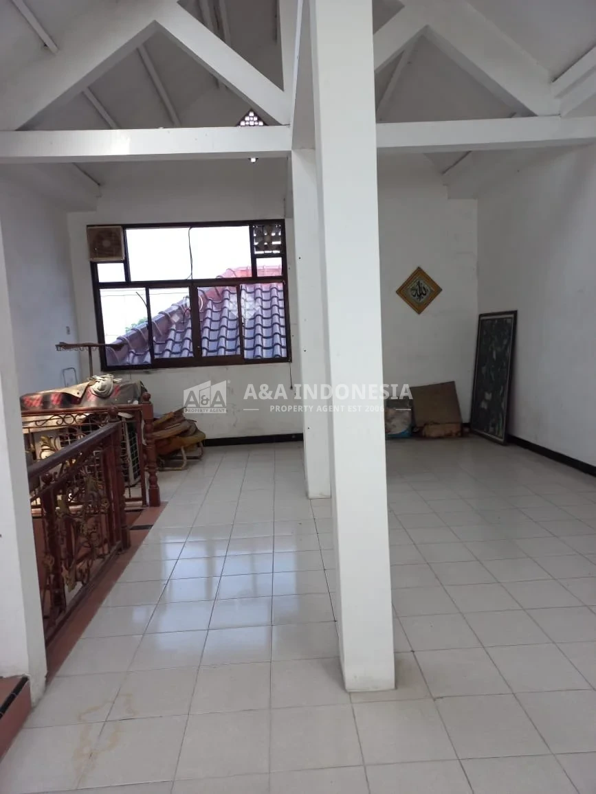 Disewakan Rumah Di Jalan Raya Jambangan, Surabaya Selatan - Thumbnail 6