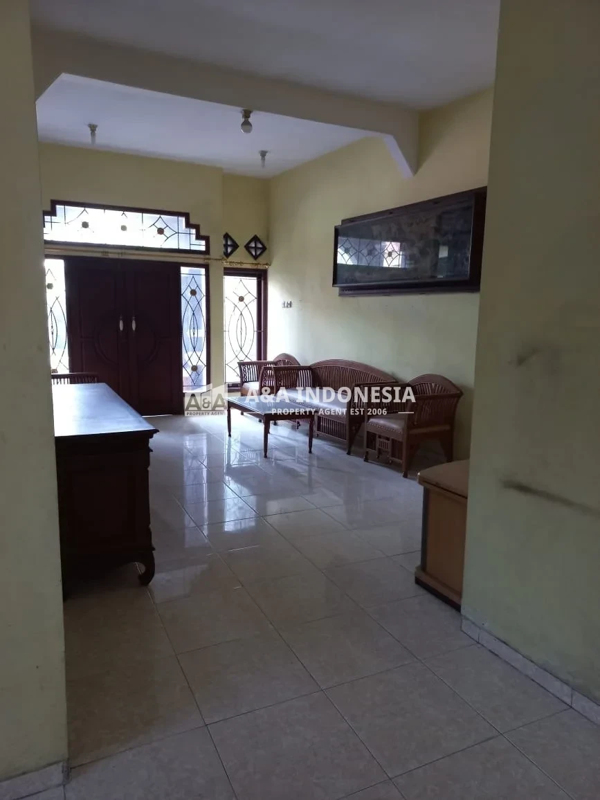 Disewakan Rumah Lokasi Strategis Jalan Raya Jambangan Surabaya Selatan - Thumbnail 4