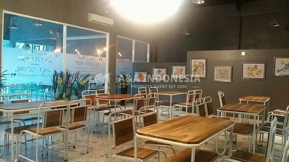 Disewakan Rumah Usaha Strategis & Luas Di Surabaya Timur - Image 1