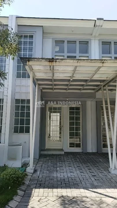 Dijual rumah siap huni di kawasan premium Grand Pakuwon Cluster Queensland, Surabaya Barat. - Image 1