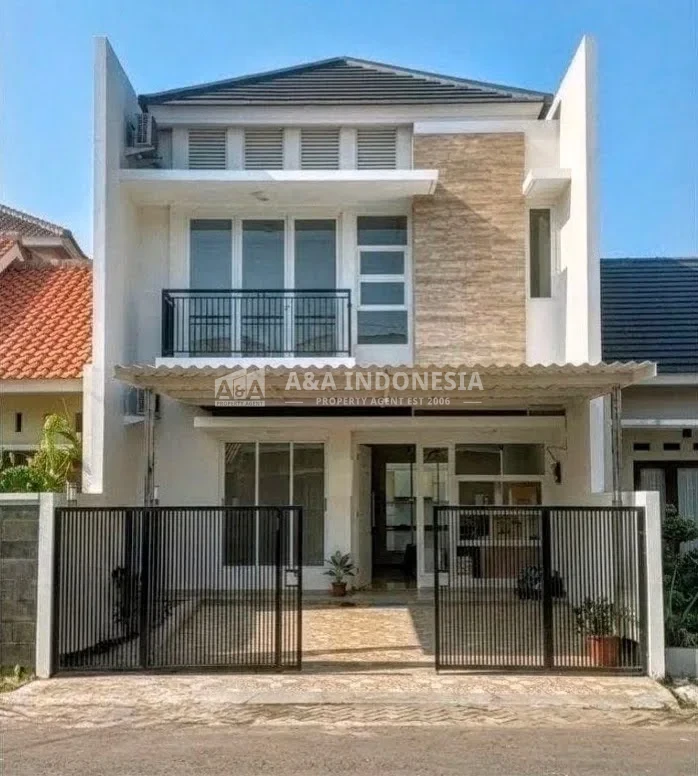 Dijual Rumah Strategis Siap Huni di Griya Asri Pakuwon City - Image 1