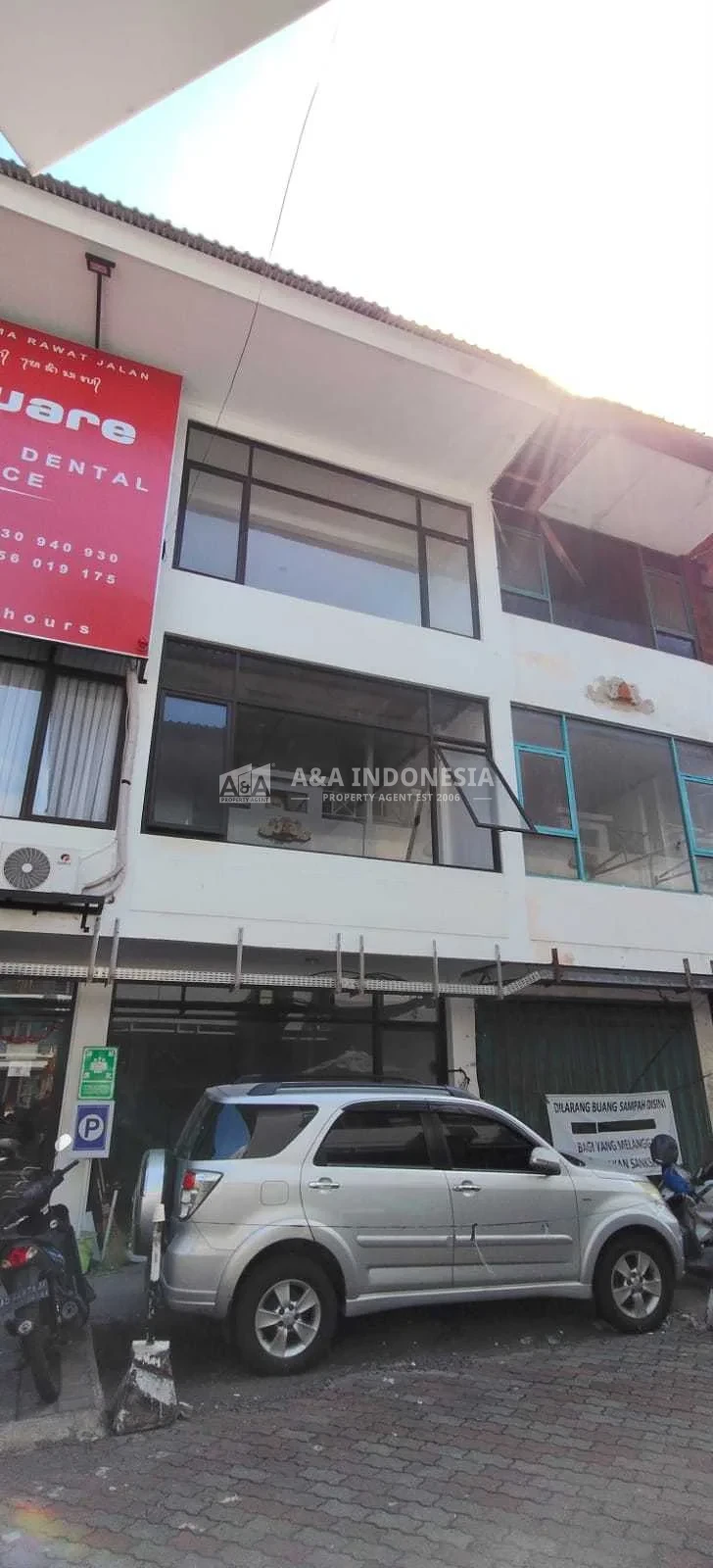 Disewakan Ruko 3 lantai, Siap huni, Lokasi premium dan komersil di Komplek Ruko Kuta Square, Denpasar, Bali