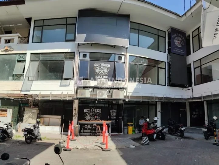 Disewakan Ruko 3 lantai, Siap huni, Lokasi premium dan komersil di Komplek Ruko Kuta Square, Denpasar, Bali