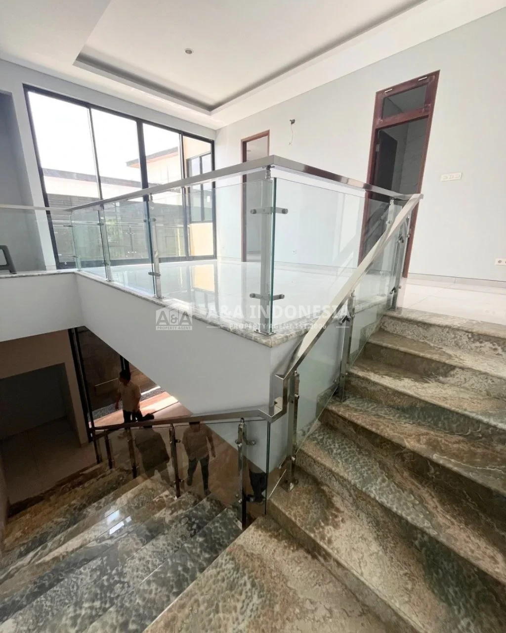 Dijual Rumah Baru Dengan Desain Minimalis Mewah Di Jalan Woodland Citraland, Surabaya Barat, - Thumbnail 4