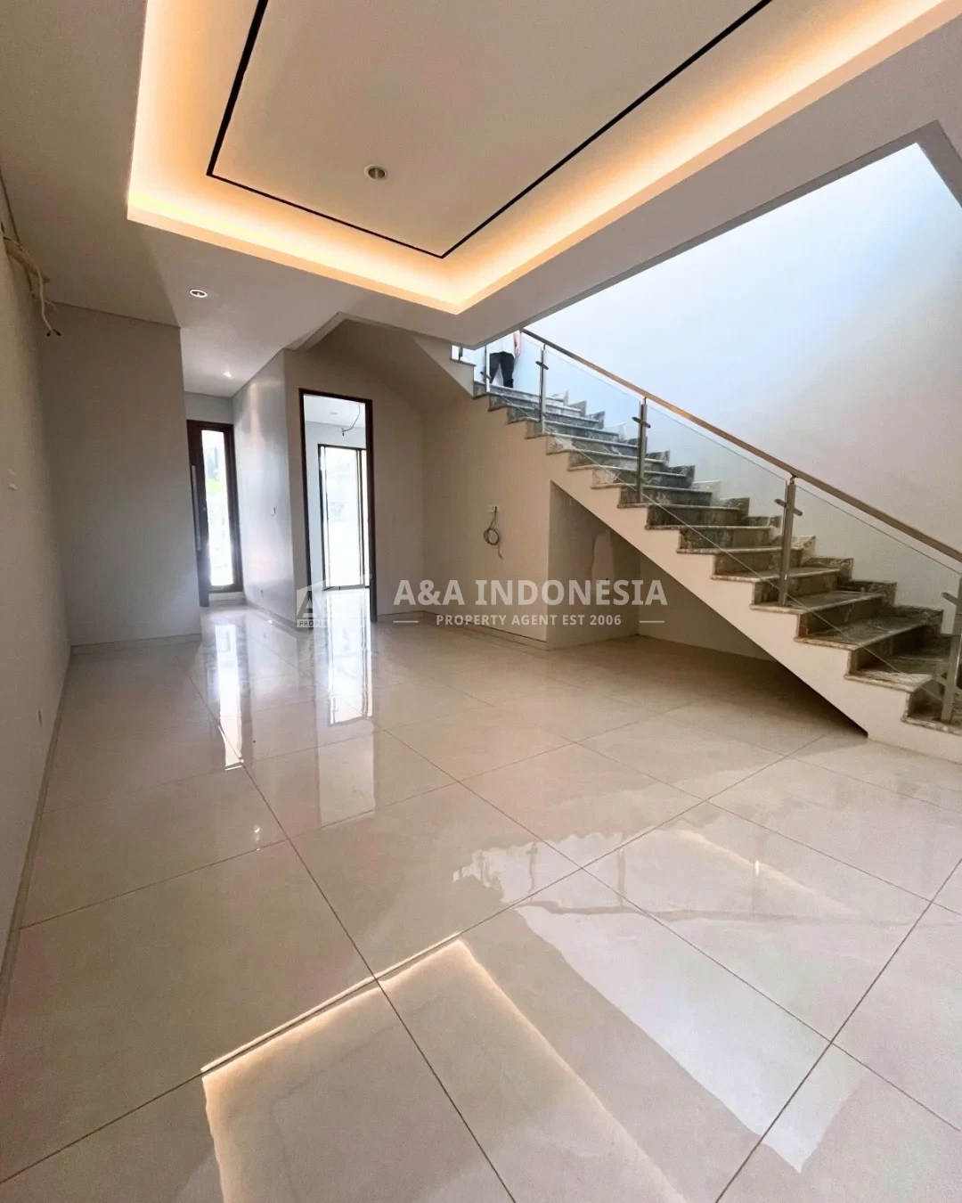 Dijual Rumah Baru Mewah Minimalis Woodland Citraland Surabaya, LT 153 m² LB 249 m², 4+1 KT - Thumbnail 4