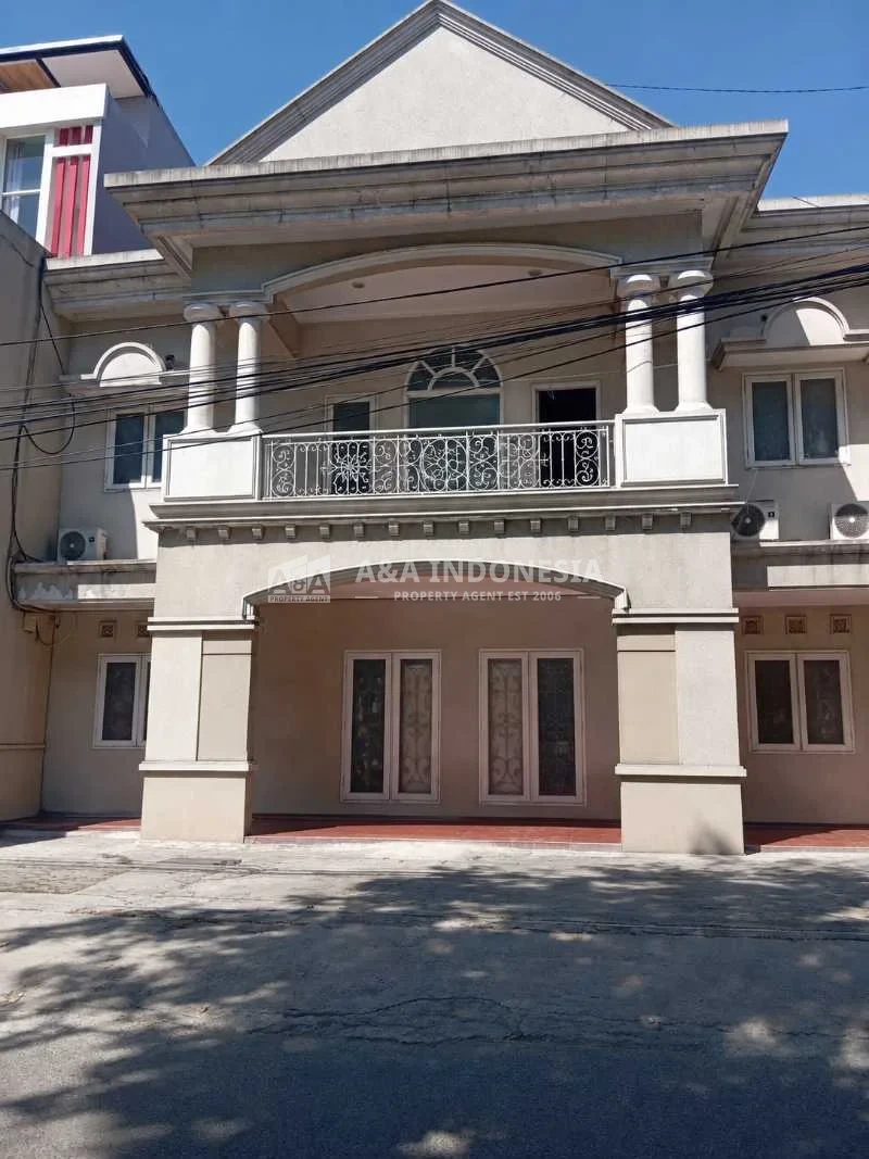 Dijual Rumah Bagus Dan Luas Di Kawasan Darmo Indah, Surabaya Barat - Image 1