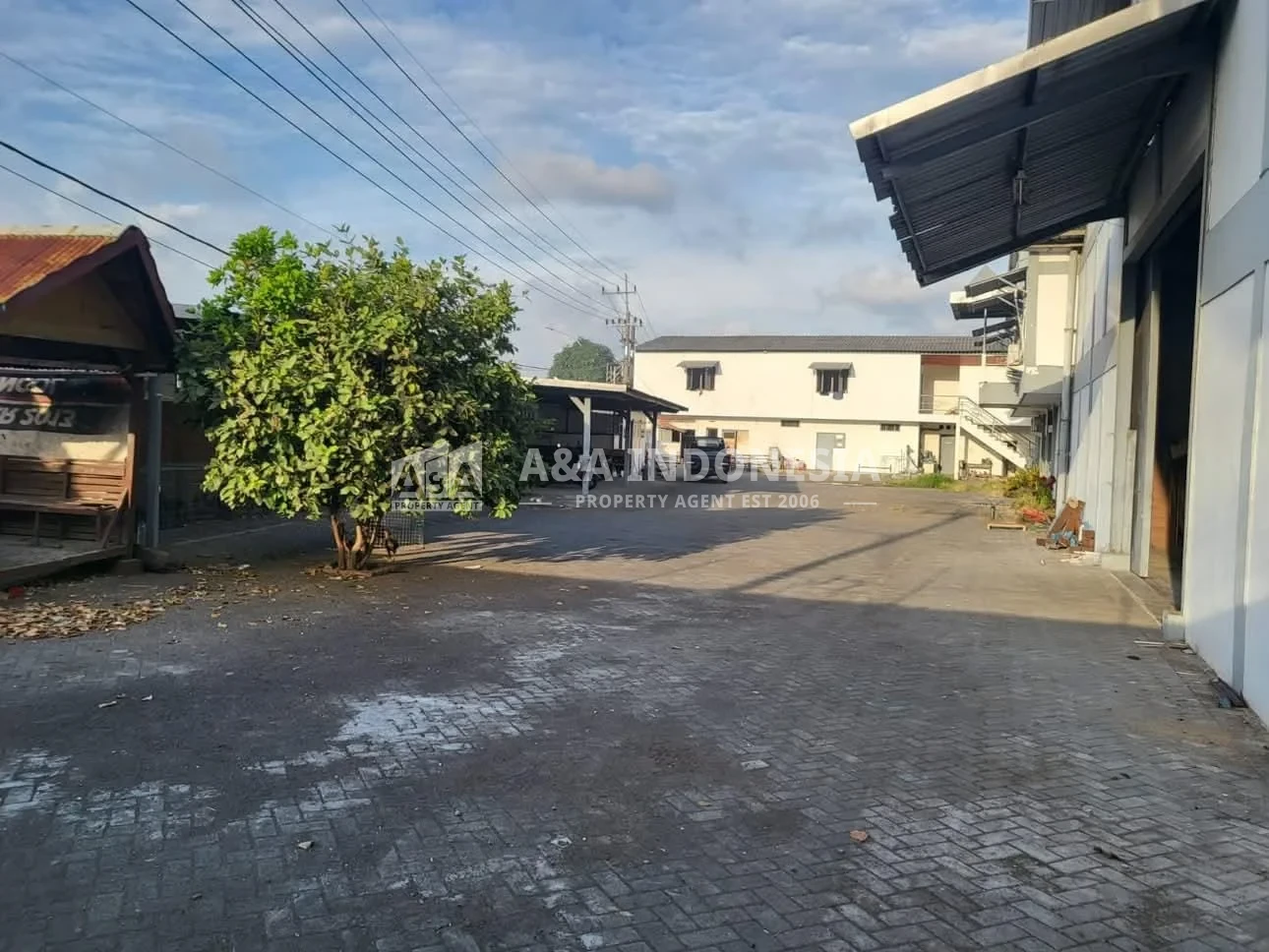 Jual Gudang Ex. Pabrik Raya Kandangan Cerme Lokasi Ciamik Gresik - Thumbnail 4