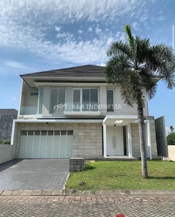 Dijual / Disewakan Rumah Mewah 2 Lantai Minimalis Modern Raffles Garden Lokasi Premium Citraland Utama Surabaya - Image 1