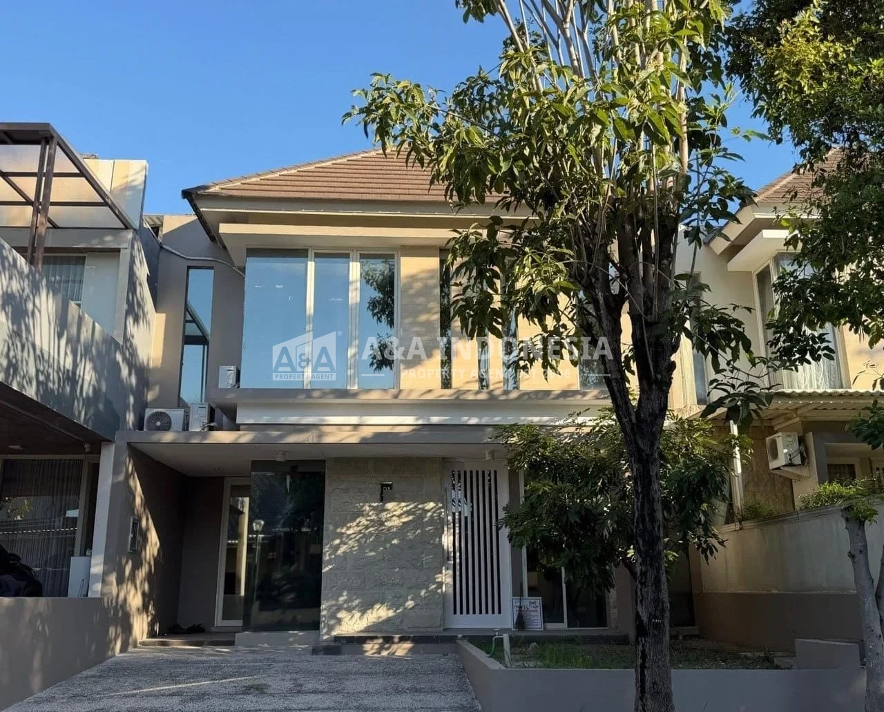 Jual Rumah Mewah Murah 2 Lantai Taman Puspa Raya Lokasi Strategis Citraland Utama Surabaya - Image 1