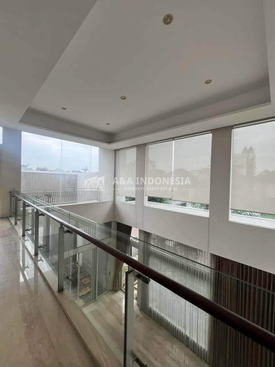 Dijual / Disewakan Rumah Mewah 2 Lantai International Village Lokasi Premium Citraland Utama Surabaya - Thumbnail 4