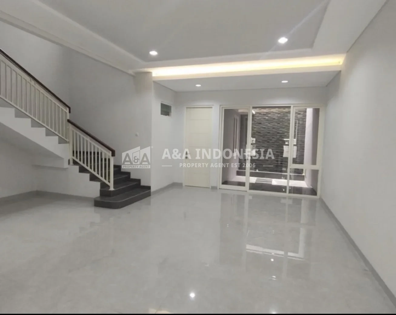 Dijual Rumah 2 Lantai Manyar Surabaya Timur, LT 140 m² SHM, 4+1 KT - Thumbnail 4