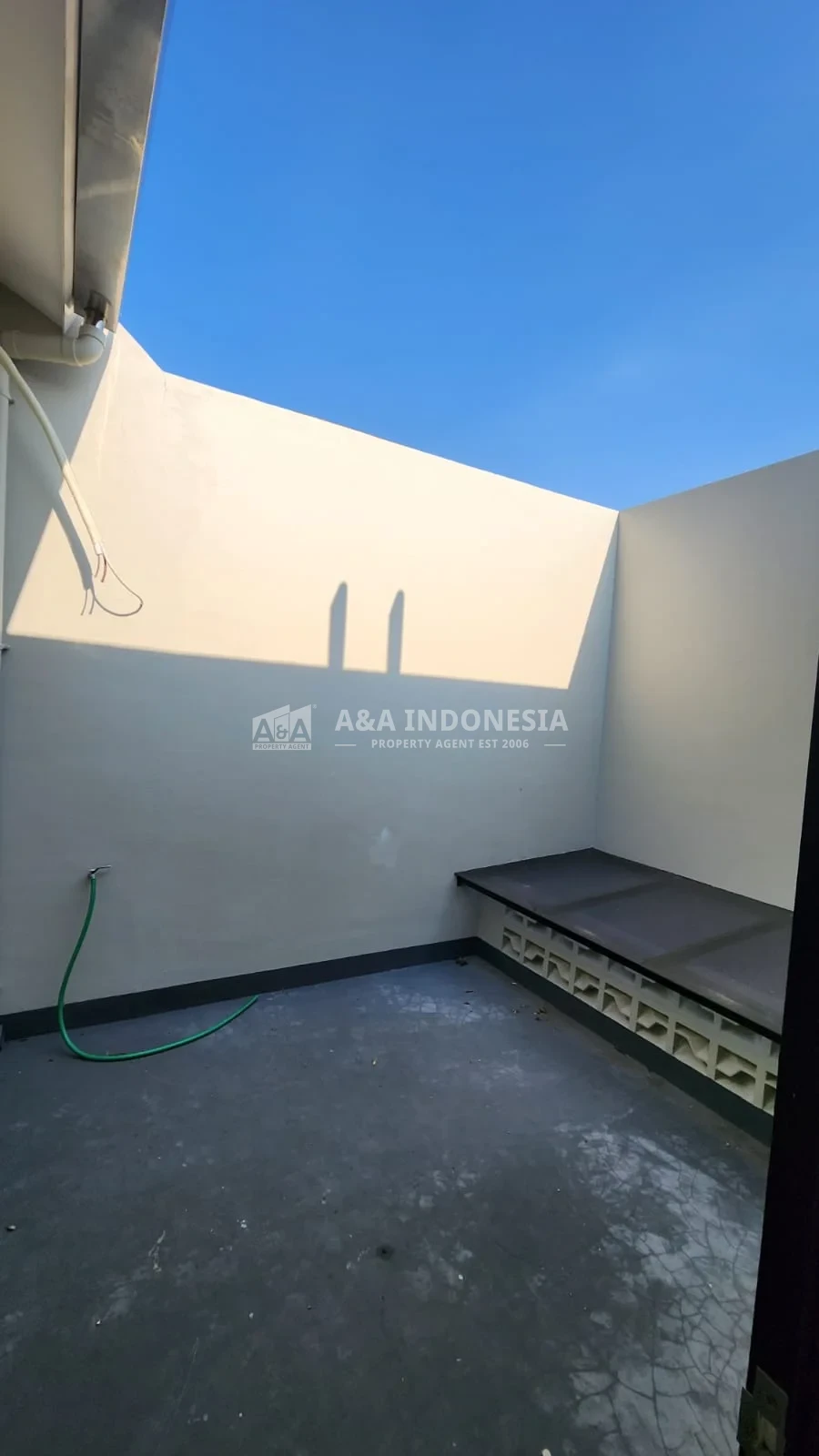 Disewakan Rumah Minimalis Northwest Lake Citraland Surabaya Barat - Thumbnail 5