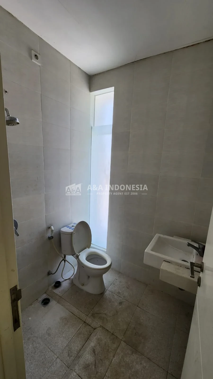 Disewakan Rumah Minimalis Northwest Lake Citraland Surabaya Barat - Thumbnail 6