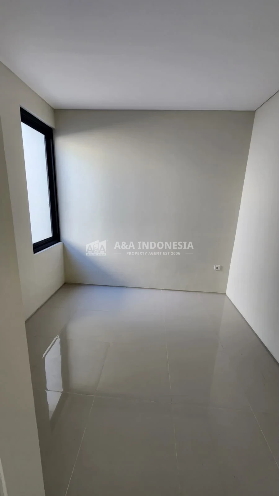 Disewakan Rumah Minimalis Northwest Lake Citraland Surabaya Barat - Thumbnail 8