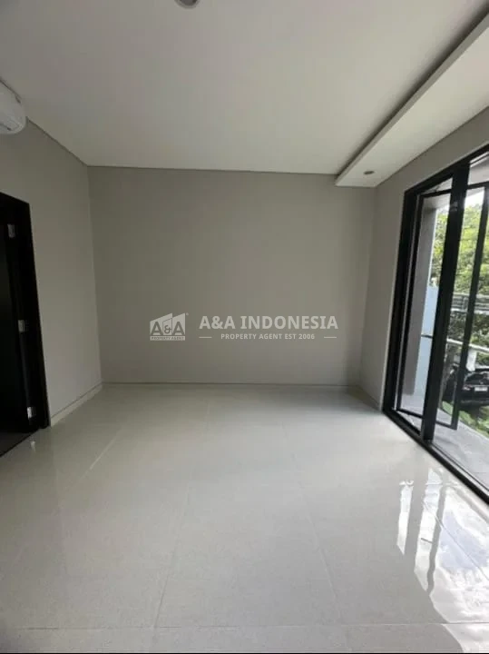 Jual Rumah Mewah 3 Lantai Minimalis Modern Woodland Lokasi Premium Citraland Utama Surabaya - Thumbnail 6
