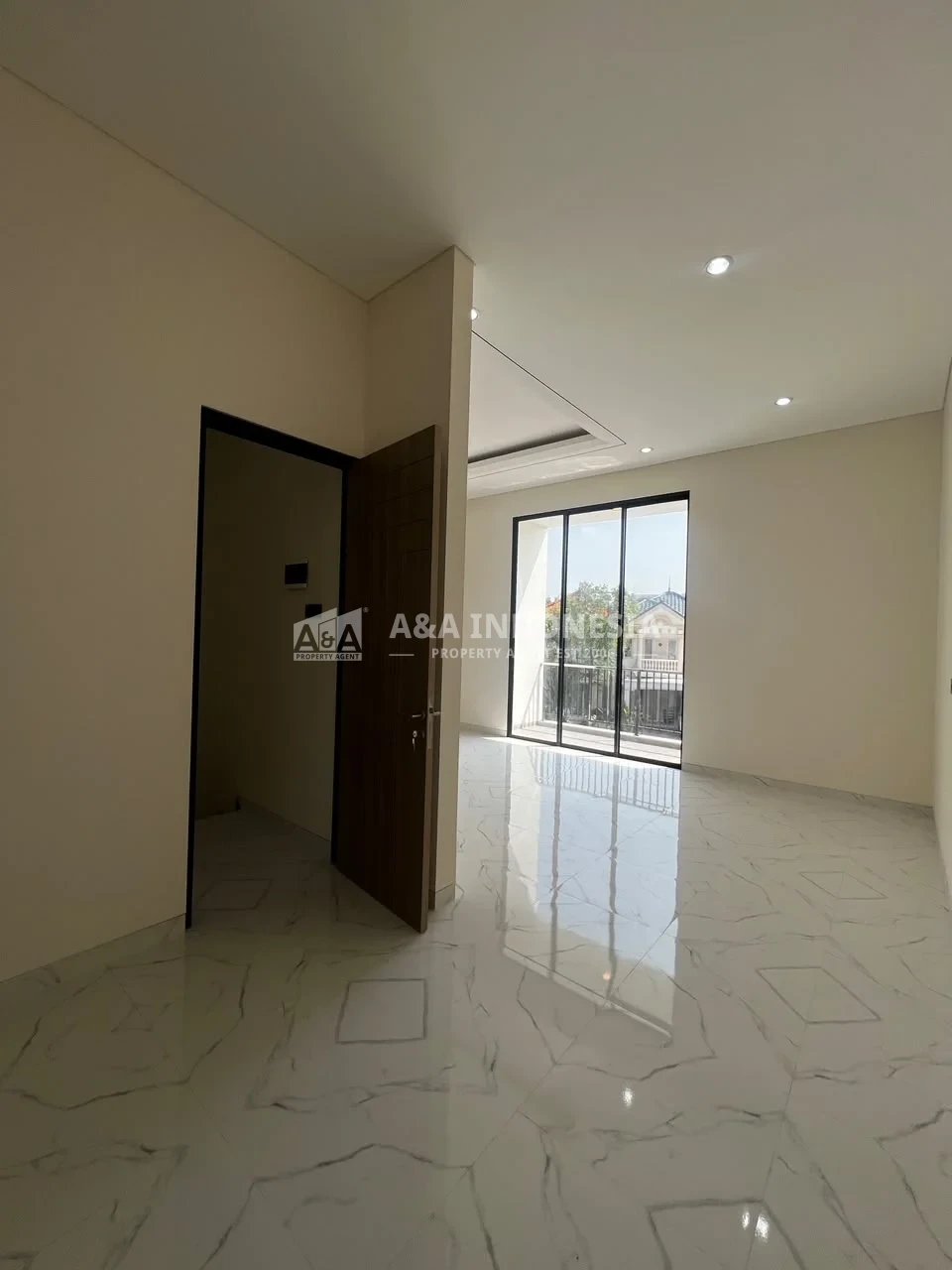 Rumah 2 Lantai Baru Murah Strategis Cluster Sorento Pakuwon City Surabaya - Thumbnail 2