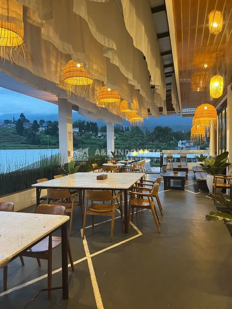 Cafe Premium Dijual di Kota Batu Jawa Timur, 3 Lantai, Fully Furnished & Masih Beroperasi - Thumbnail 4