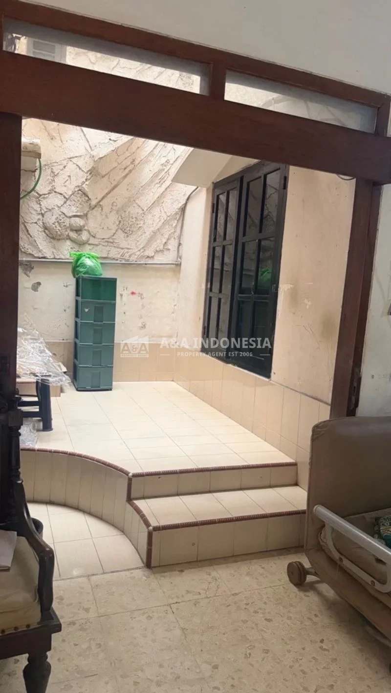 Rumah 2 Lantai Dijual Mojoklanggru Surabaya Timur — Luas 400m², SHM, 9 Kamar Tidur - Thumbnail 2