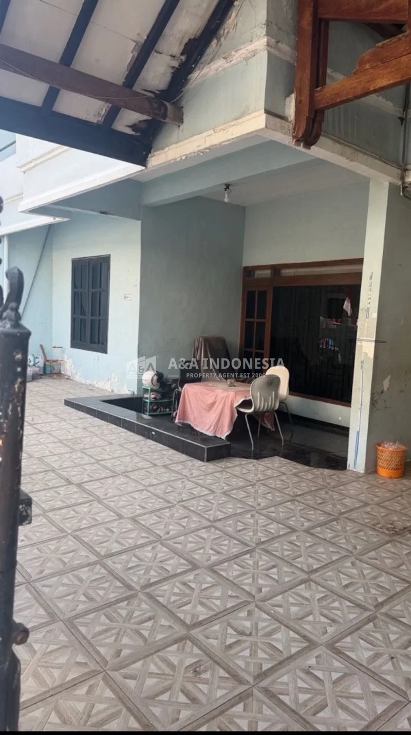 Rumah 2 Lantai Dijual Mojoklanggru Surabaya Timur — Luas 400m², SHM, 9 Kamar Tidur - Thumbnail 4