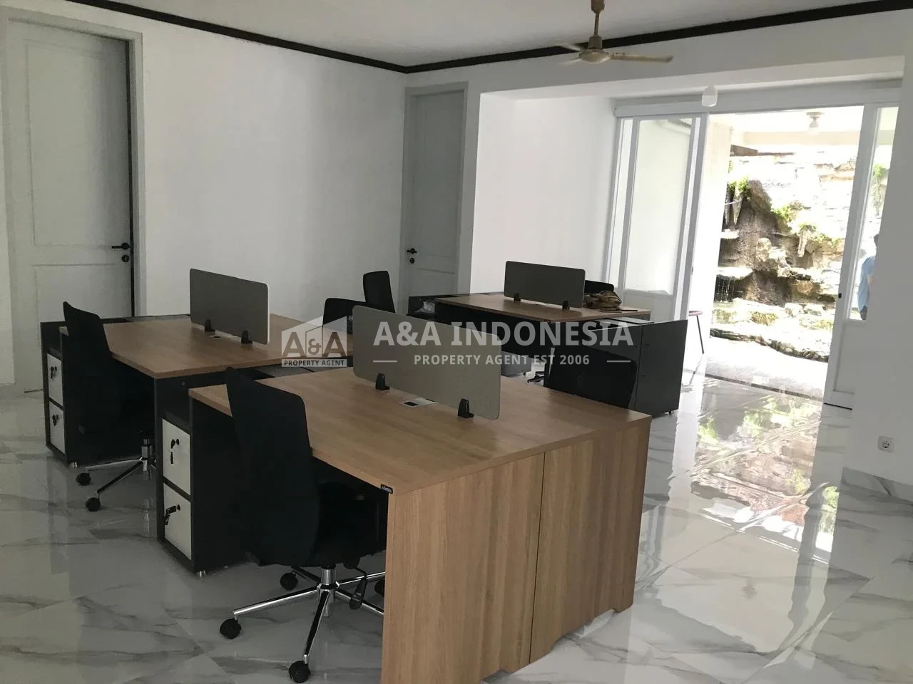 Disewakan Rumah Baru Renovasi Semi Furnish Siap Huni Darmo Harapan Surabaya Barat - Thumbnail 3
