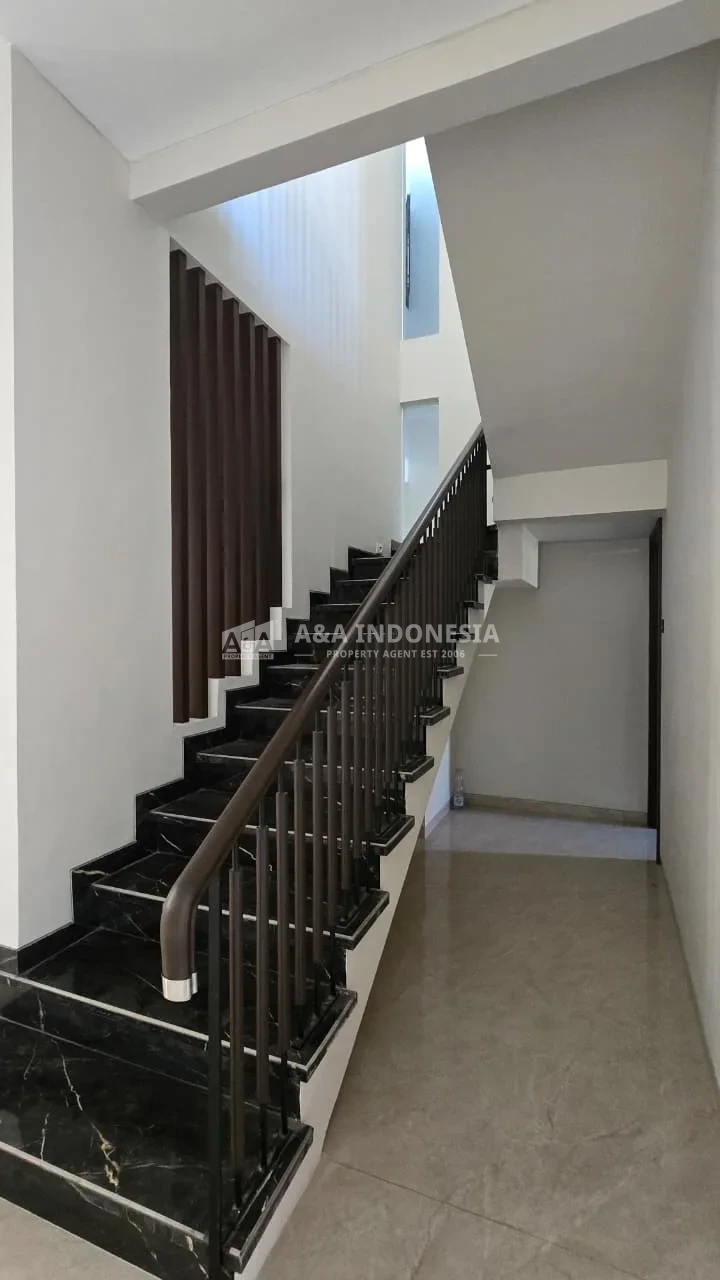 Dijual Rumah Baru Gress Citraland Utama Lokasi Dekat Gwalk Surabaya - Thumbnail 3