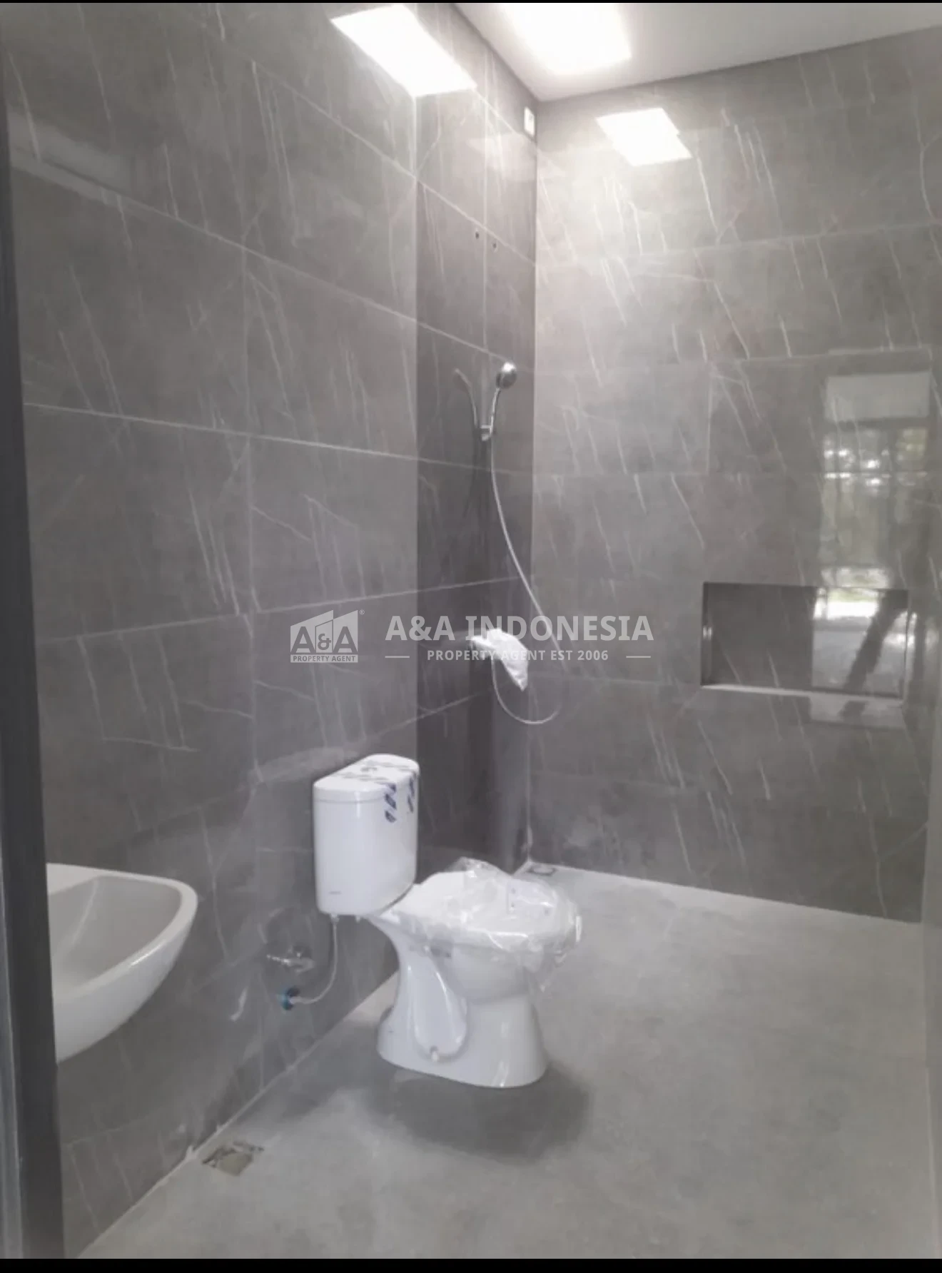 Dijual Rumah Baru 2 Lantai di Manyar Surabaya Timur Dekat Galaxy Mall & MERR – LT 84 m², LB 135 m², SHM - Thumbnail 5