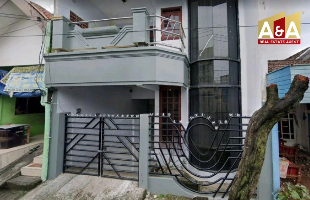 Disewakan Rumah Bagus 2 Lantai di Simomulyo Surabaya Barat