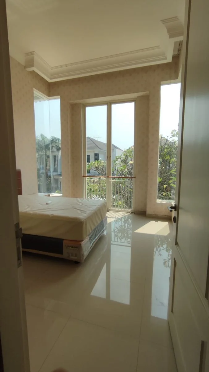Sewa Rumah Bagus Villa Bukit Regency 2 Pakuwon Indah Surabaya Timur - Thumbnail 2