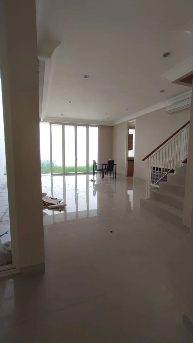 Sewa Rumah Bagus Villa Bukit Regency 2 Pakuwon Indah Surabaya Timur - Thumbnail 3