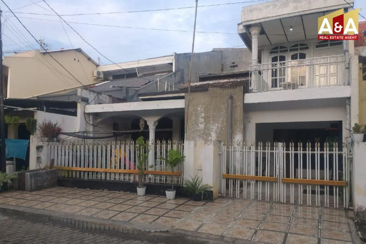Dijual Murah Rumah 2 Lantai Lokasi Tenggilis Mejoyo Surabaya Timur - Image 1