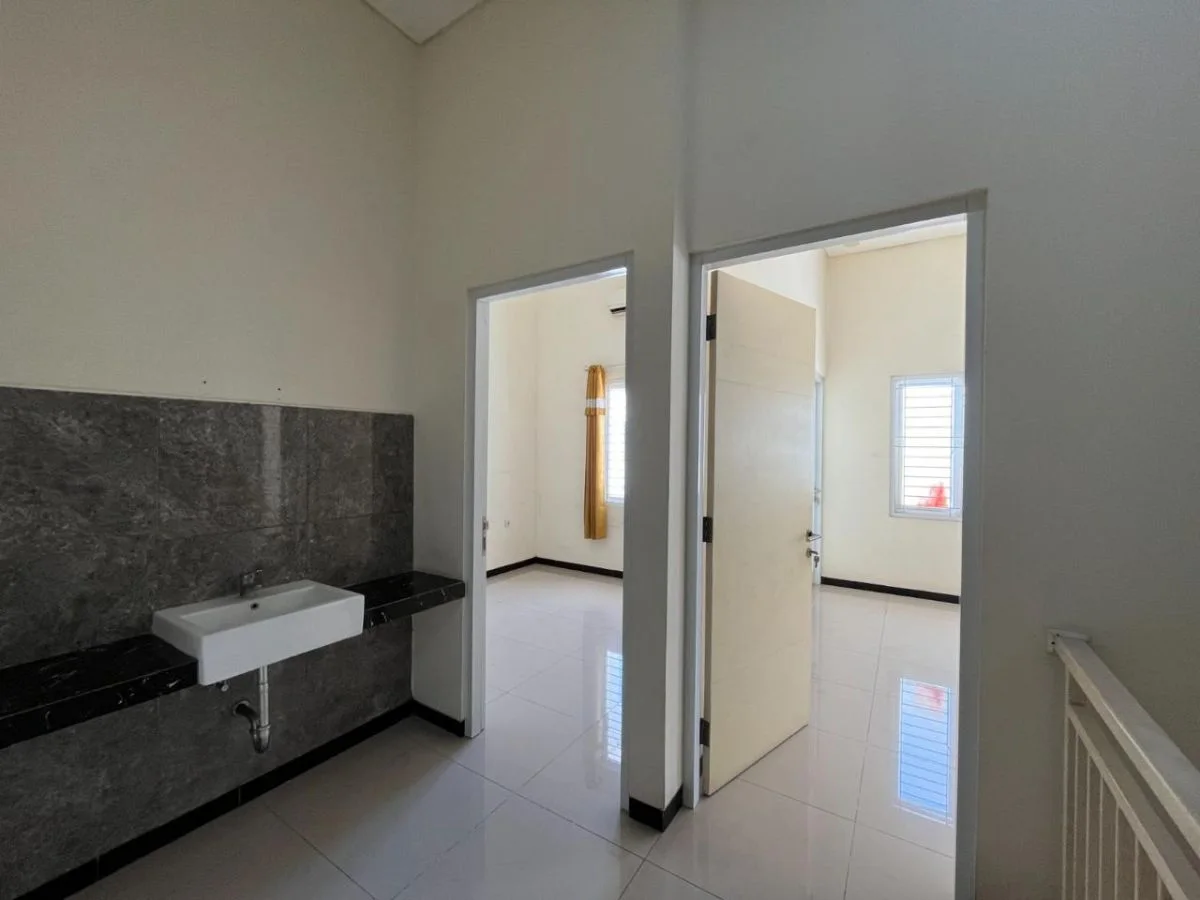 Dijual/Disewakan Rumah Siap Huni di Taman Puspa Raya Citraland Surabaya Barat - Thumbnail 5