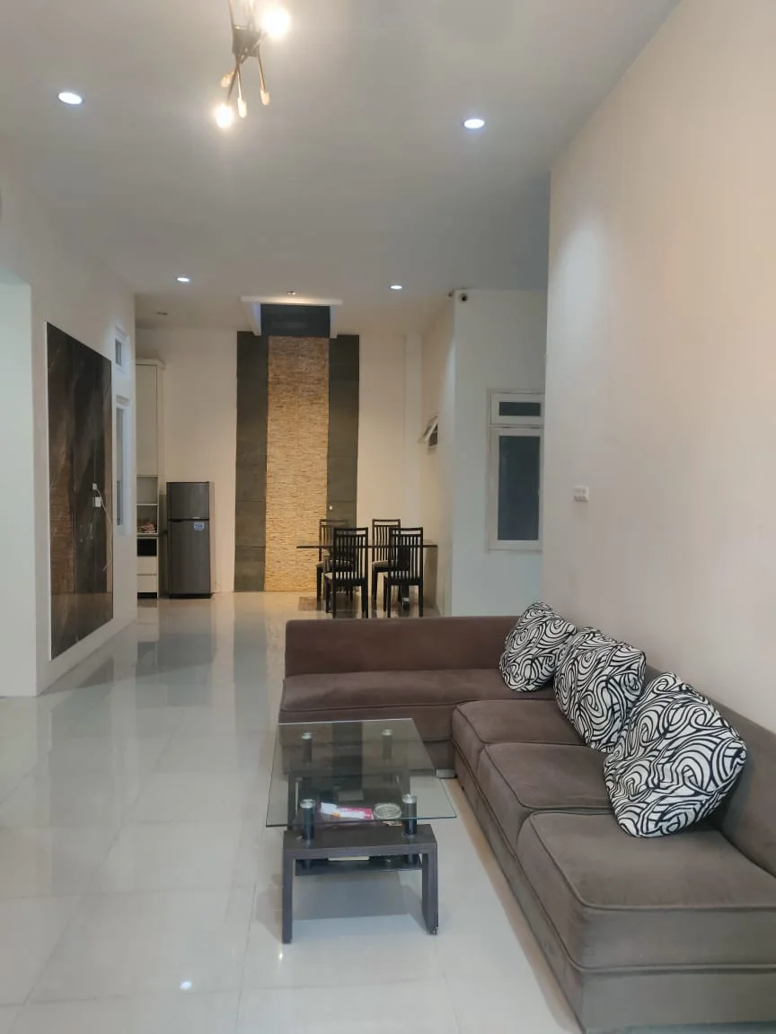 Disewakan Rumah Minimalis di Citraland Surabaya Barat - Thumbnail 3