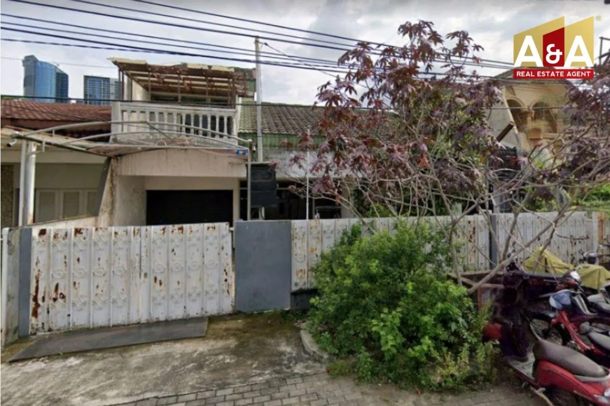 Dijual Rumah Strategis Dukuh Kupang Surabaya Barat