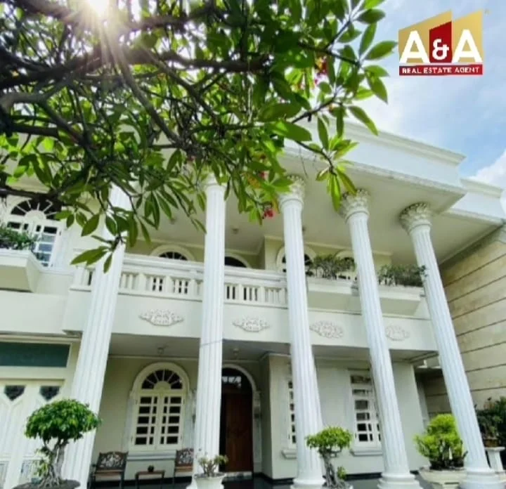 Dijual Rumah Mewah Lokasi Dharmahusada Indah Surabaya Timur