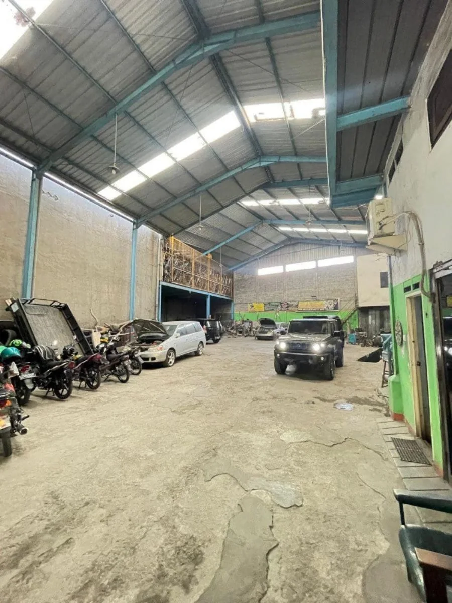 Dijual Gudang Ex Bengkel Raya Mayjen Sungkono Surabaya Barat - Thumbnail 4