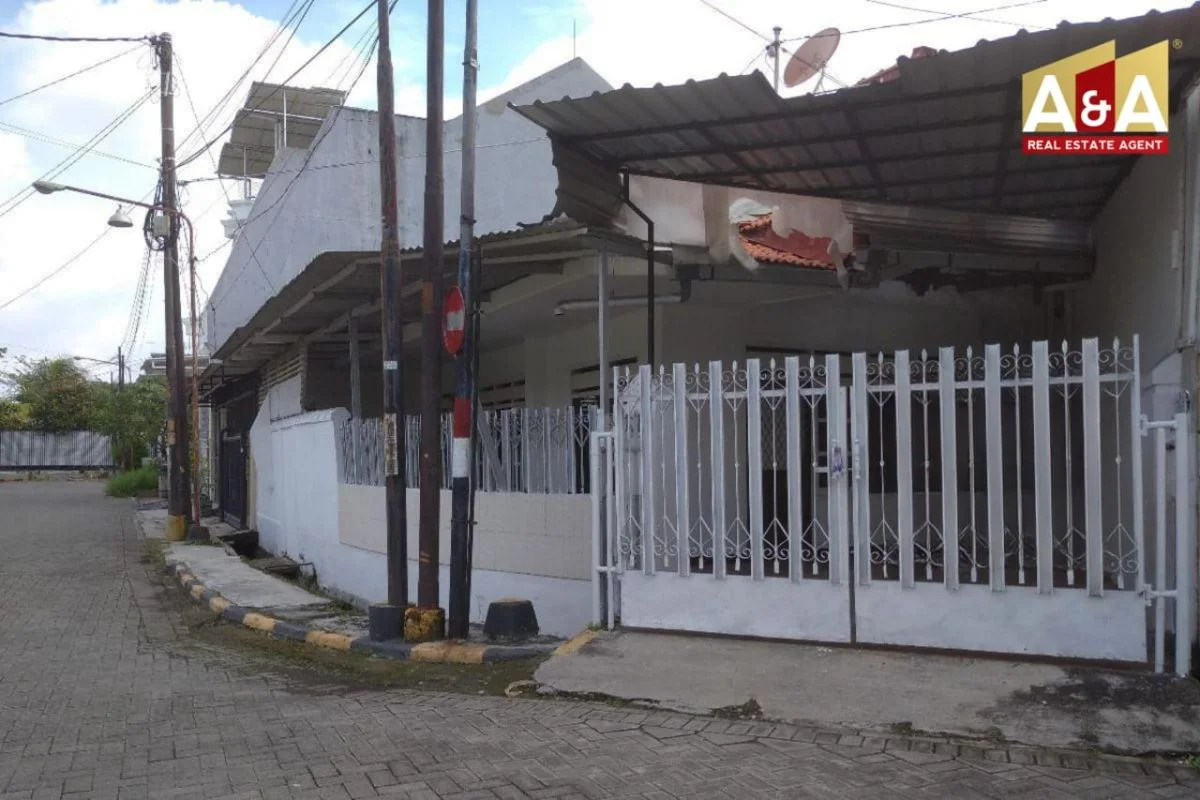 Dijual Rumah Siap Huni & Terawat Darmo Permai Utara Surabaya Barat