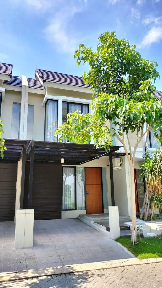 Disewakan Rumah Bagus Siap Huni di Northwest Hill Citraland Utara Surabaya Barat