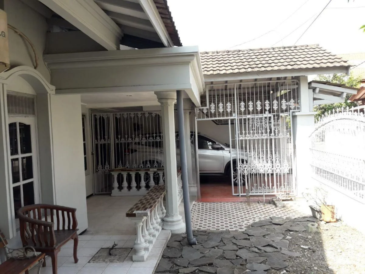Disewakan Rumah Nyaman Strategis di Pakis Tirtosari Surabaya Selatan - Thumbnail 2